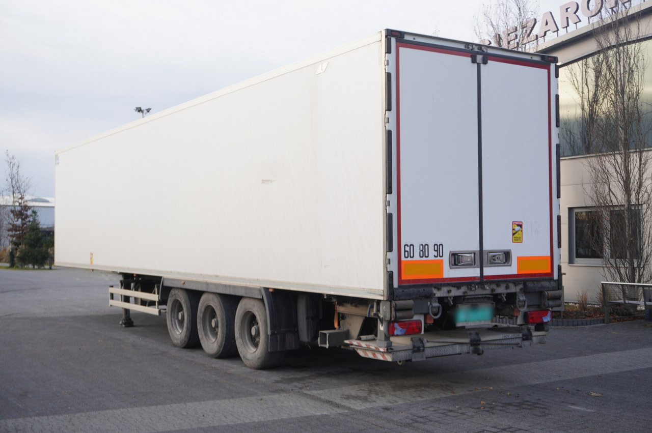 LAMBERET Refrigerated semi-trailer / Carrier Vector 1550 / Dhollandia lift 2500 kg - Poluprikolica hladnjače: slika 3 LAMBERET Refrigerated semi-trailer / Carrier Vector 1550 / Dhollandia lift 2500 kg - Poluprikolica hladnjače: slika 3
