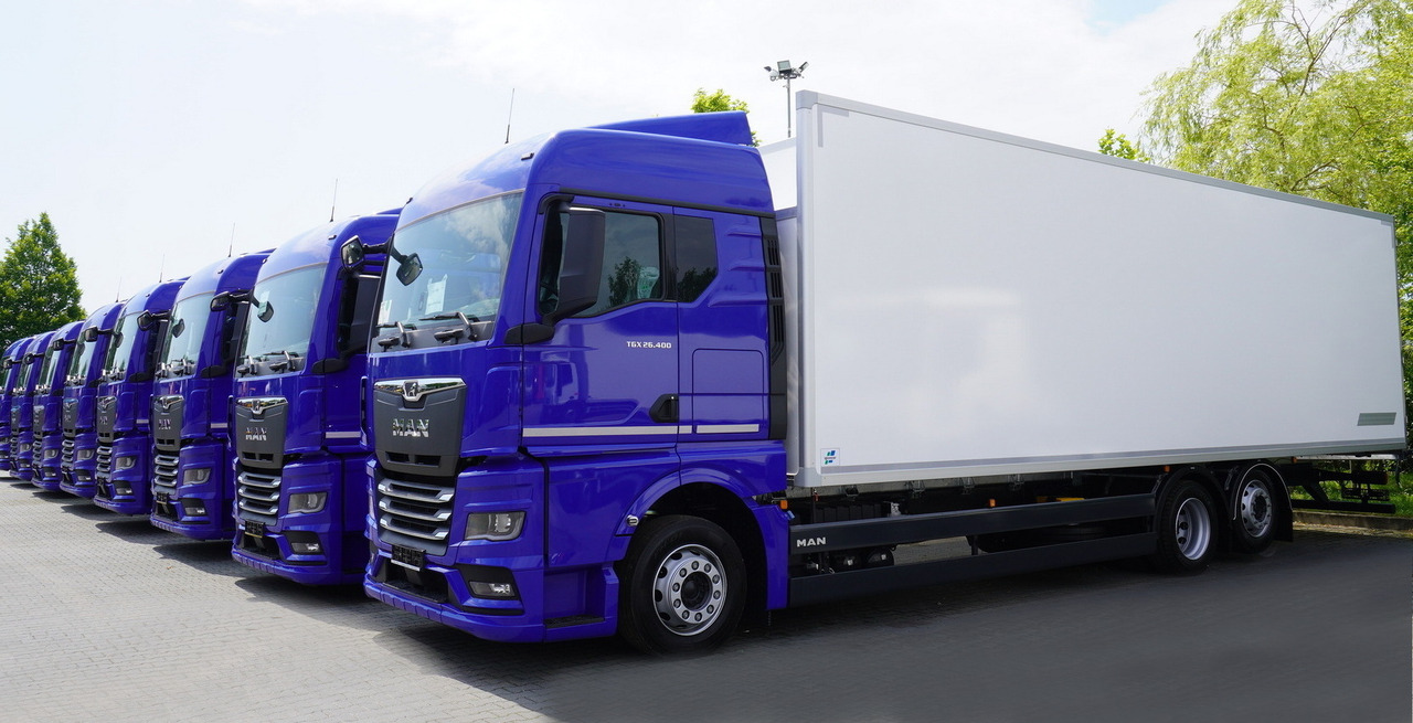 MAN New MAN TGX 26.400 / NEW IGLOOCAR refrigerator 20 pallets / 6×2 / 2024 / 2 units - Kamion sa zatvorenim sandukom: slika 4 MAN New MAN TGX 26.400 / NEW IGLOOCAR refrigerator 20 pallets / 6×2 / 2024 / 2 units - Kamion sa zatvorenim sandukom: slika 4