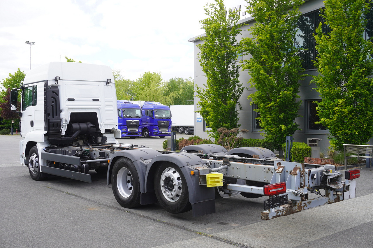 MAN TGS 26.420 / 7.5 m chassis / 14.5 t load cap. / Sleeping cab - Kamion sa golom šasijom i zatvorenom kabinom: slika 3 MAN TGS 26.420 / 7.5 m chassis / 14.5 t load cap. / Sleeping cab - Kamion sa golom šasijom i zatvorenom kabinom: slika 3