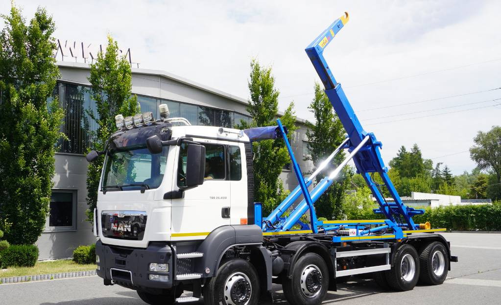 MAN TGS 35.400 8×4 HYVA LIFT 32.56 SE hooklift - Kamion sa hidrauličnom kukom: slika 1 MAN TGS 35.400 8×4 HYVA LIFT 32.56 SE hooklift - Kamion sa hidrauličnom kukom: slika 1