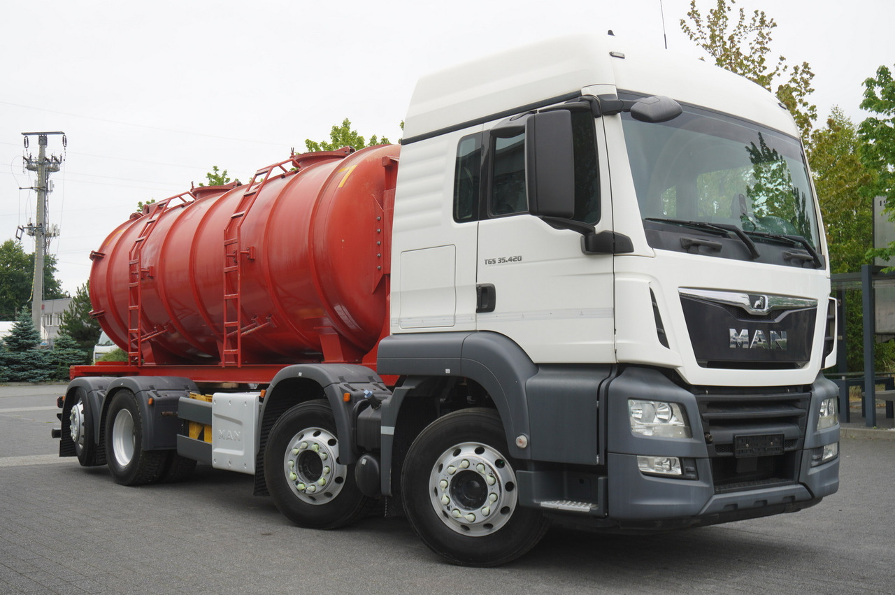 Kamion cisterna MAN TGS 35.420 8×2 / NEW septic barrel 13000 L / 3 steered axles: slika 6