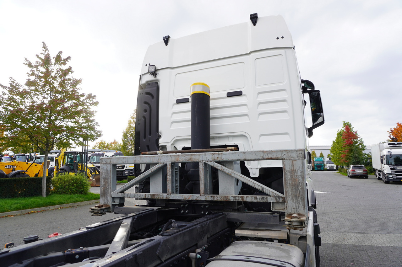 MAN TGX 26.470 6x2 COINTAINERKIPPER HYVA HIRMSCHLING / 200 tho. km! - Kamion za prevoz kontejnera/ Kamion sa promenjivim sandukom: slika 5 MAN TGX 26.470 6x2 COINTAINERKIPPER HYVA HIRMSCHLING / 200 tho. km! - Kamion za prevoz kontejnera/ Kamion sa promenjivim sandukom: slika 5