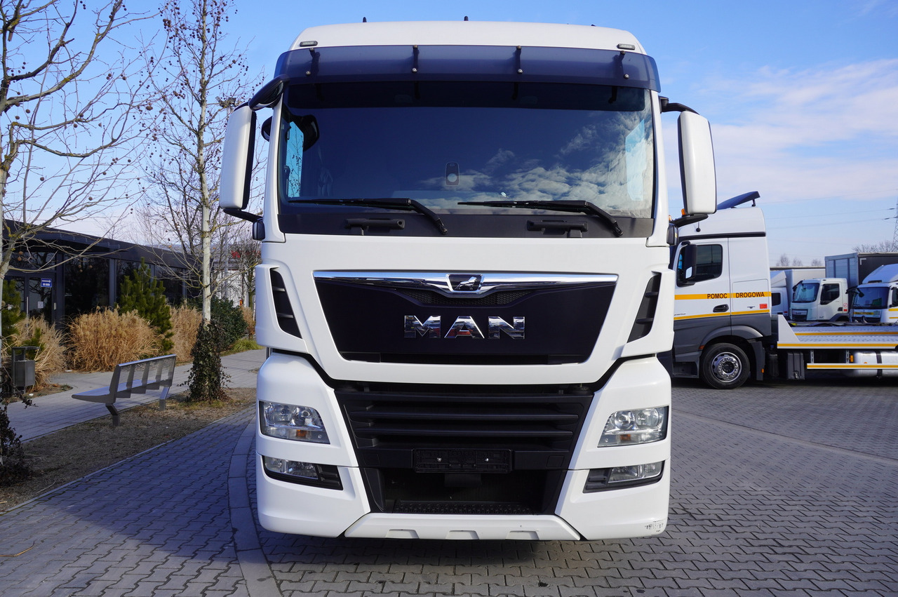 Kamion sa golom šasijom i zatvorenom kabinom MAN TGX 26,500 / 500 HP / steering 3rd axle / 20 t cap. / Chassis 6.5 m: slika 10