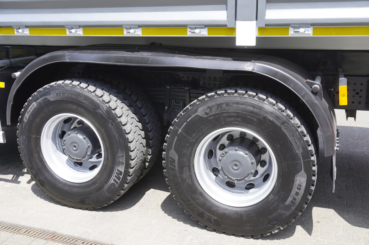 Istovarivač, Kamion sa dizalicom MERCEDES-BENZ AROCS 2633 6x4 / 5.5 T crane FASSI F135 / Tipper 15 EPAL: slika 16