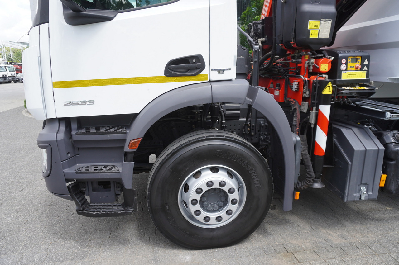 Istovarivač, Kamion sa dizalicom MERCEDES-BENZ AROCS 2633 6x4 / 5.5 T crane FASSI F135 / Tipper 15 EPAL: slika 20