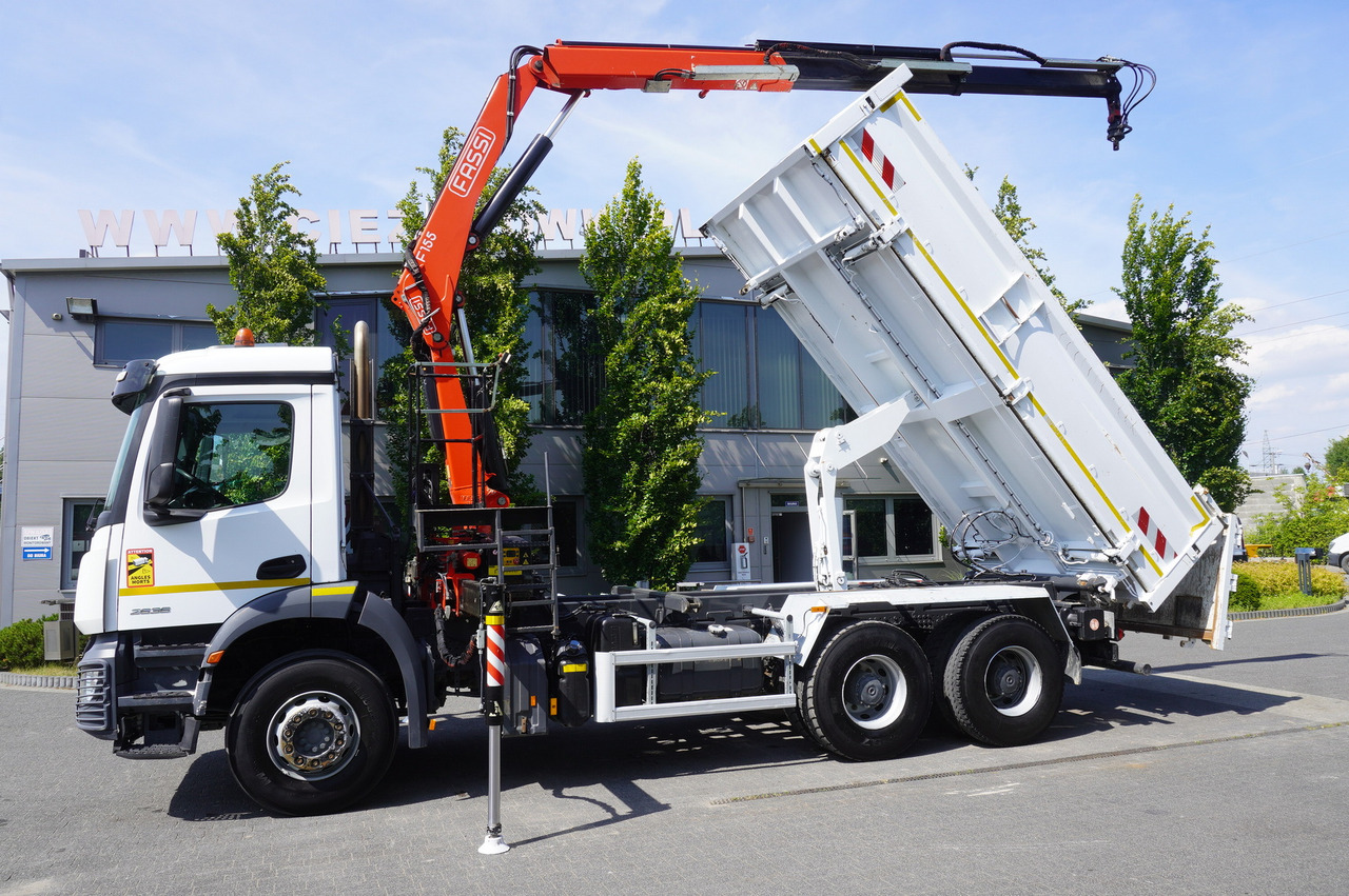 MERCEDES-BENZ AROCS 2636 / Fassi F155A.0.22 crane 6t / 120 tho. km / 3-sided dump truck / 2 x Bordmatic - Istovarivač, Kamion sa dizalicom: slika 5 MERCEDES-BENZ AROCS 2636 / Fassi F155A.0.22 crane 6t / 120 tho. km / 3-sided dump truck / 2 x Bordmatic - Istovarivač, Kamion sa dizalicom: slika 5