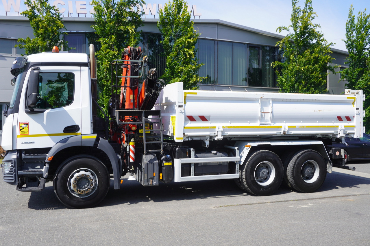 MERCEDES-BENZ AROCS 2636 / Fassi F155A.0.22 crane 6t / 120 tho. km / 3-sided dump truck / 2 x Bordmatic - Kamion sa dizalicom: slika 4 MERCEDES-BENZ AROCS 2636 / Fassi F155A.0.22 crane 6t / 120 tho. km / 3-sided dump truck / 2 x Bordmatic - Kamion sa dizalicom: slika 4