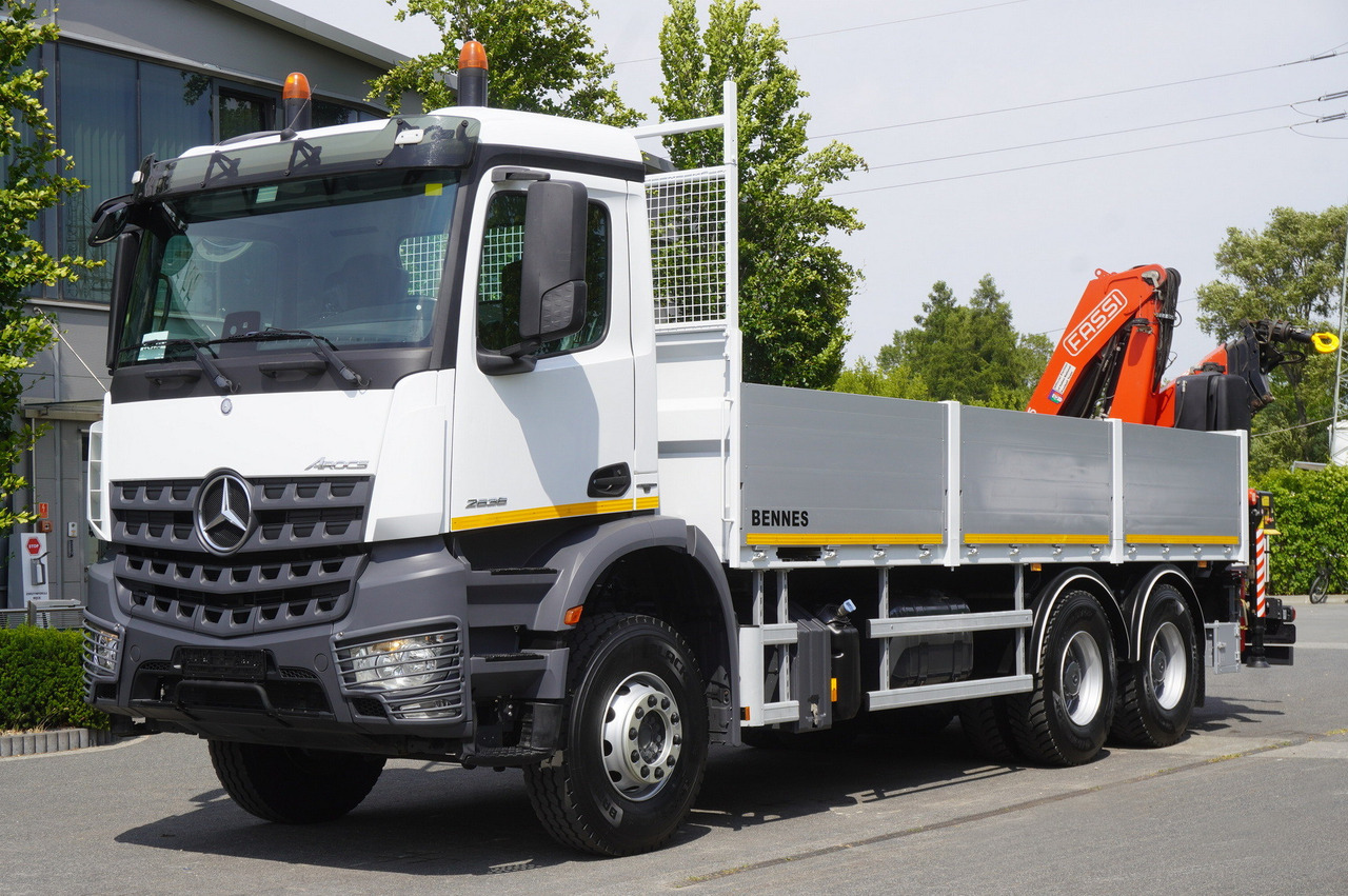 MERCEDES-BENZ AROCS 2636 Flatbed / HDS FASSI F175 7.7 T / 150,000 km - Pokretni kran: slika 3 MERCEDES-BENZ AROCS 2636 Flatbed / HDS FASSI F175 7.7 T / 150,000 km - Pokretni kran: slika 3