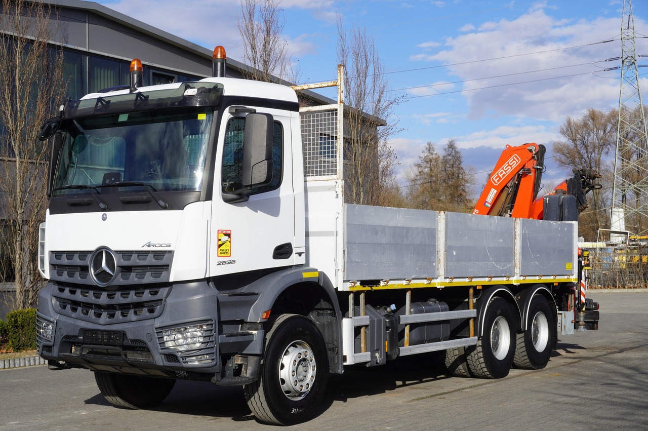 MERCEDES-BENZ AROCS 2636 Flatbed / HDS FASSI F175 7.7 T / 150,000 km - Kamion sa dizalicom: slika 2 MERCEDES-BENZ AROCS 2636 Flatbed / HDS FASSI F175 7.7 T / 150,000 km - Kamion sa dizalicom: slika 2