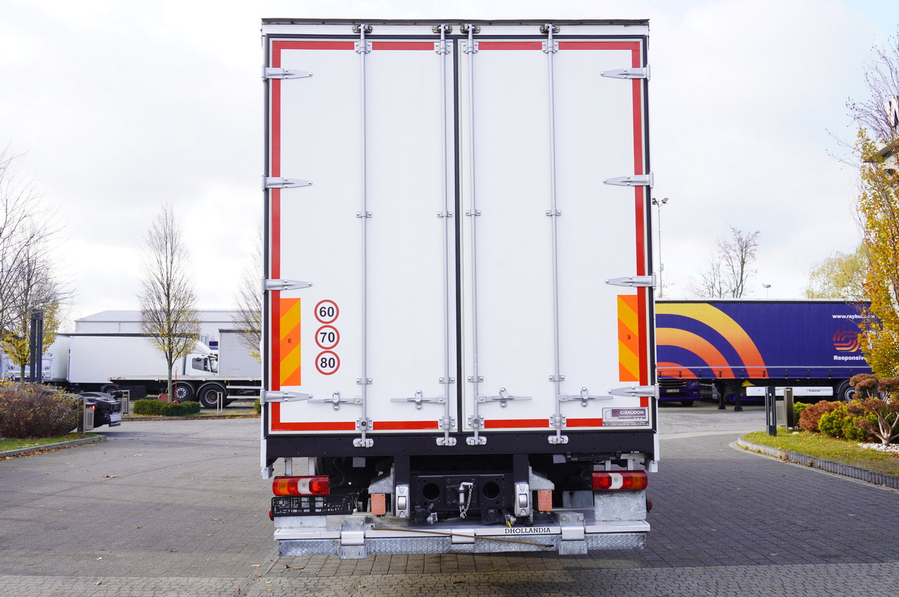 MERCEDES-BENZ Actros 1835 E6 4×2 / Curtainsider 21 pallets / tail lift 1.5t - Kamion sa ceradom: slika 2 MERCEDES-BENZ Actros 1835 E6 4×2 / Curtainsider 21 pallets / tail lift 1.5t - Kamion sa ceradom: slika 2
