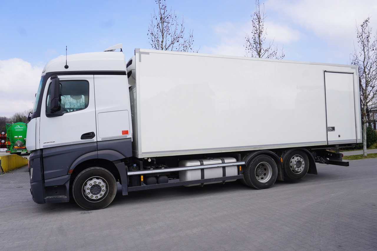 MERCEDES-BENZ Actros 2542 / GIGA cabin / Thermoking 1000R - Hladnjača: slika 2 MERCEDES-BENZ Actros 2542 / GIGA cabin / Thermoking 1000R - Hladnjača: slika 2