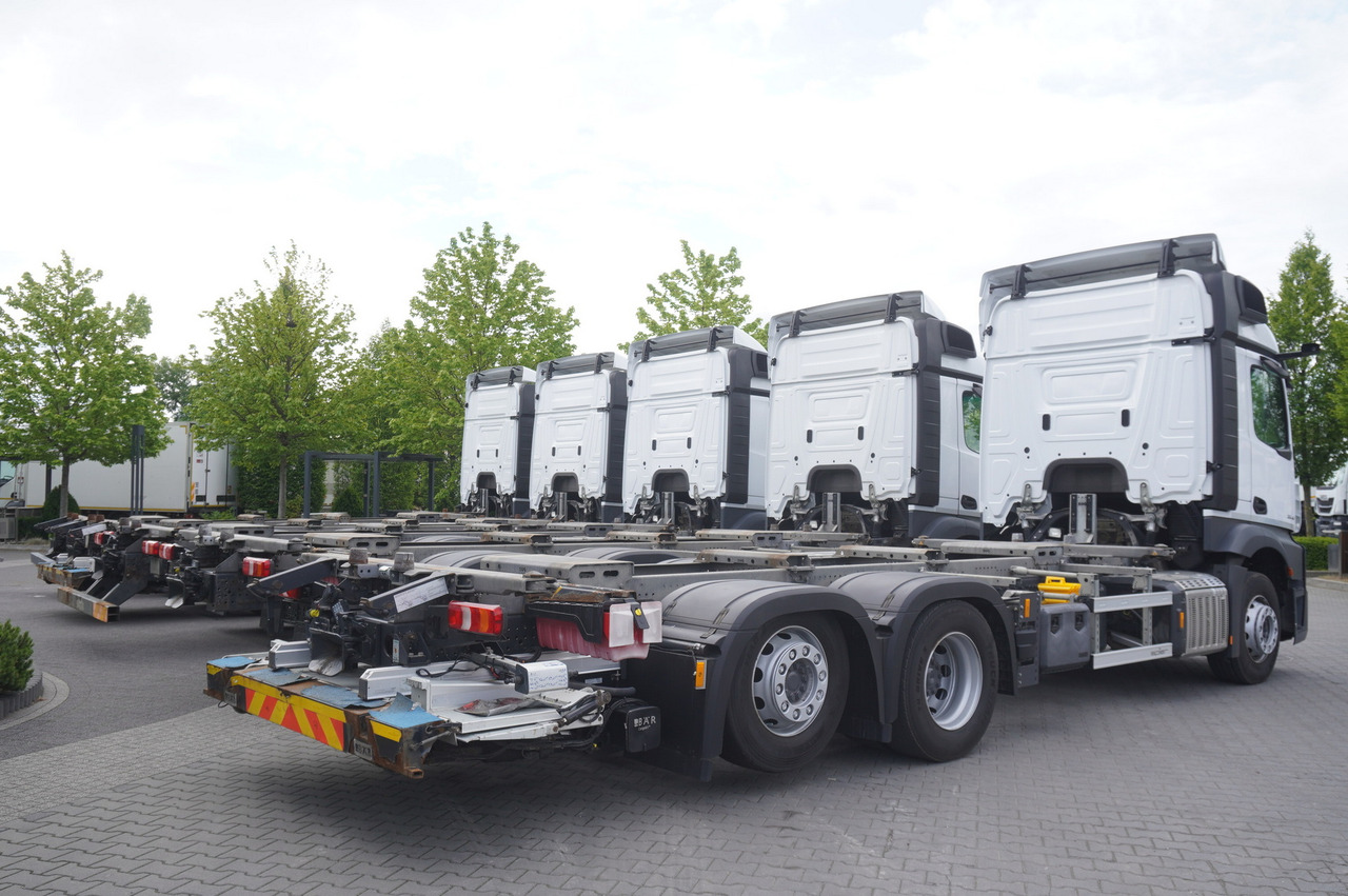 MERCEDES-BENZ Actros 2545 6×2 MP5 / ADR AT / 12 units - Kamion za prevoz kontejnera/ Kamion sa promenjivim sandukom: slika 4 MERCEDES-BENZ Actros 2545 6×2 MP5 / ADR AT / 12 units - Kamion za prevoz kontejnera/ Kamion sa promenjivim sandukom: slika 4