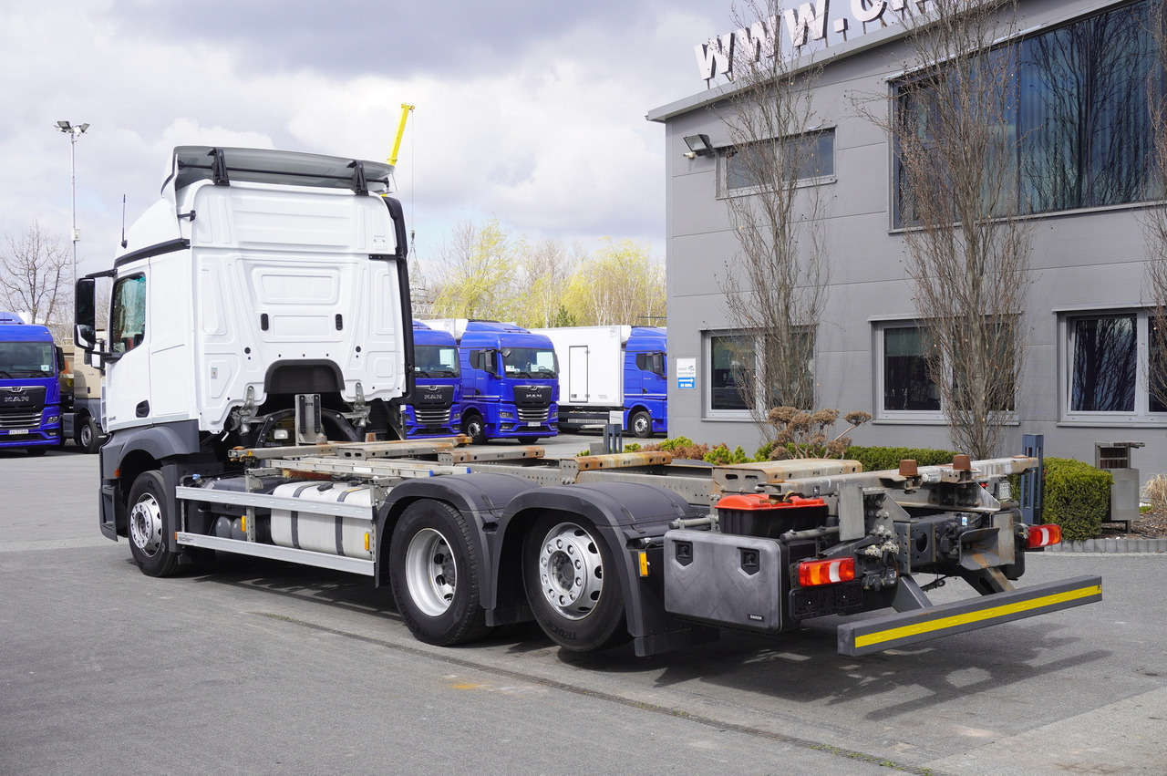 MERCEDES-BENZ Actros 2545 6×2 MP5 / ADR / several units - Kamion za prevoz kontejnera/ Kamion sa promenjivim sandukom: slika 3 MERCEDES-BENZ Actros 2545 6×2 MP5 / ADR / several units - Kamion za prevoz kontejnera/ Kamion sa promenjivim sandukom: slika 3