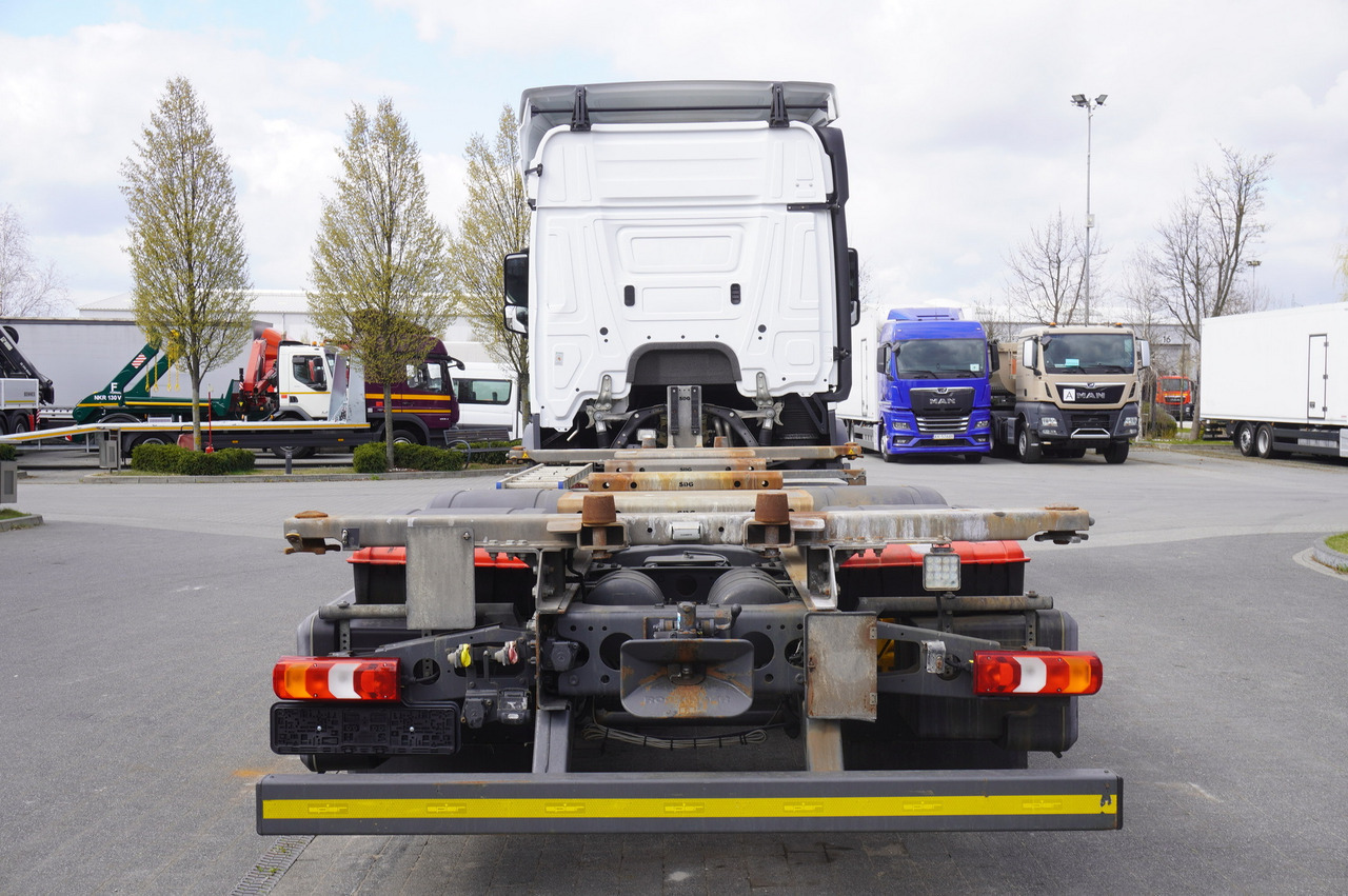 MERCEDES-BENZ Actros 2545 6×2 MP5 / ADR / several units - Kamion za prevoz kontejnera/ Kamion sa promenjivim sandukom: slika 4 MERCEDES-BENZ Actros 2545 6×2 MP5 / ADR / several units - Kamion za prevoz kontejnera/ Kamion sa promenjivim sandukom: slika 4