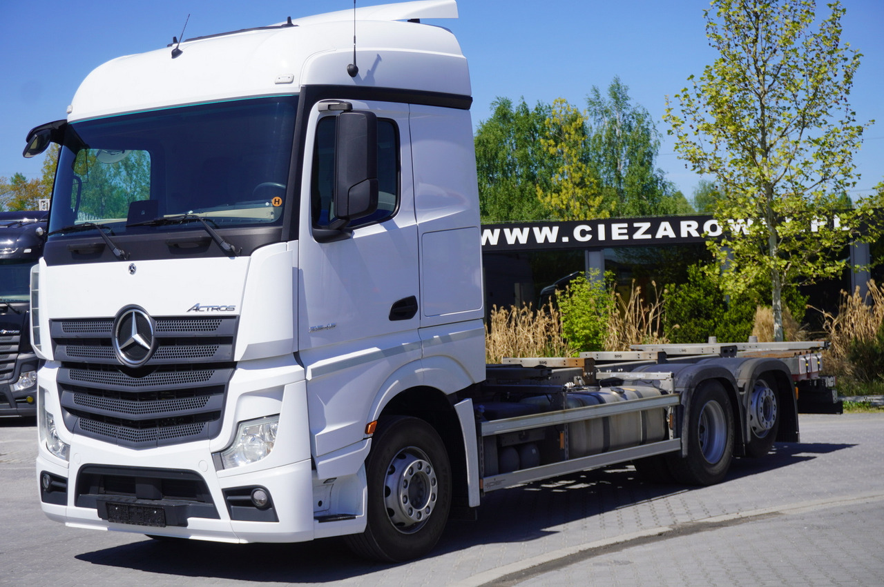 MERCEDES-BENZ Actros 2545 6×2 MP5 / FULL ADR / 12 units - Kamion za prevoz kontejnera/ Kamion sa promenjivim sandukom: slika 1 MERCEDES-BENZ Actros 2545 6×2 MP5 / FULL ADR / 12 units - Kamion za prevoz kontejnera/ Kamion sa promenjivim sandukom: slika 1