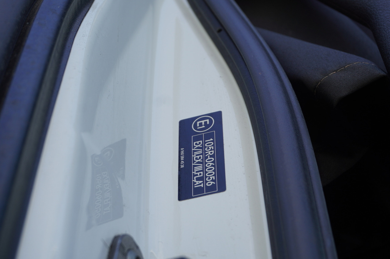 MERCEDES-BENZ Actros 2545 6×2 MP5 / Full ADR / 2 units - Kamion za prevoz kontejnera/ Kamion sa promenjivim sandukom: slika 2 MERCEDES-BENZ Actros 2545 6×2 MP5 / Full ADR / 2 units - Kamion za prevoz kontejnera/ Kamion sa promenjivim sandukom: slika 2