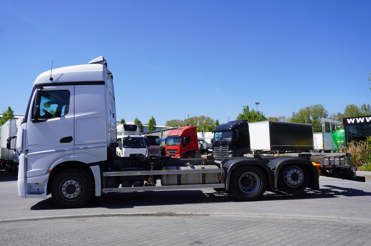 MERCEDES-BENZ Actros 2545 6×2 MP5 / Full ADR / BDF - Kamion za prevoz kontejnera/ Kamion sa promenjivim sandukom: slika 2 MERCEDES-BENZ Actros 2545 6×2 MP5 / Full ADR / BDF - Kamion za prevoz kontejnera/ Kamion sa promenjivim sandukom: slika 2