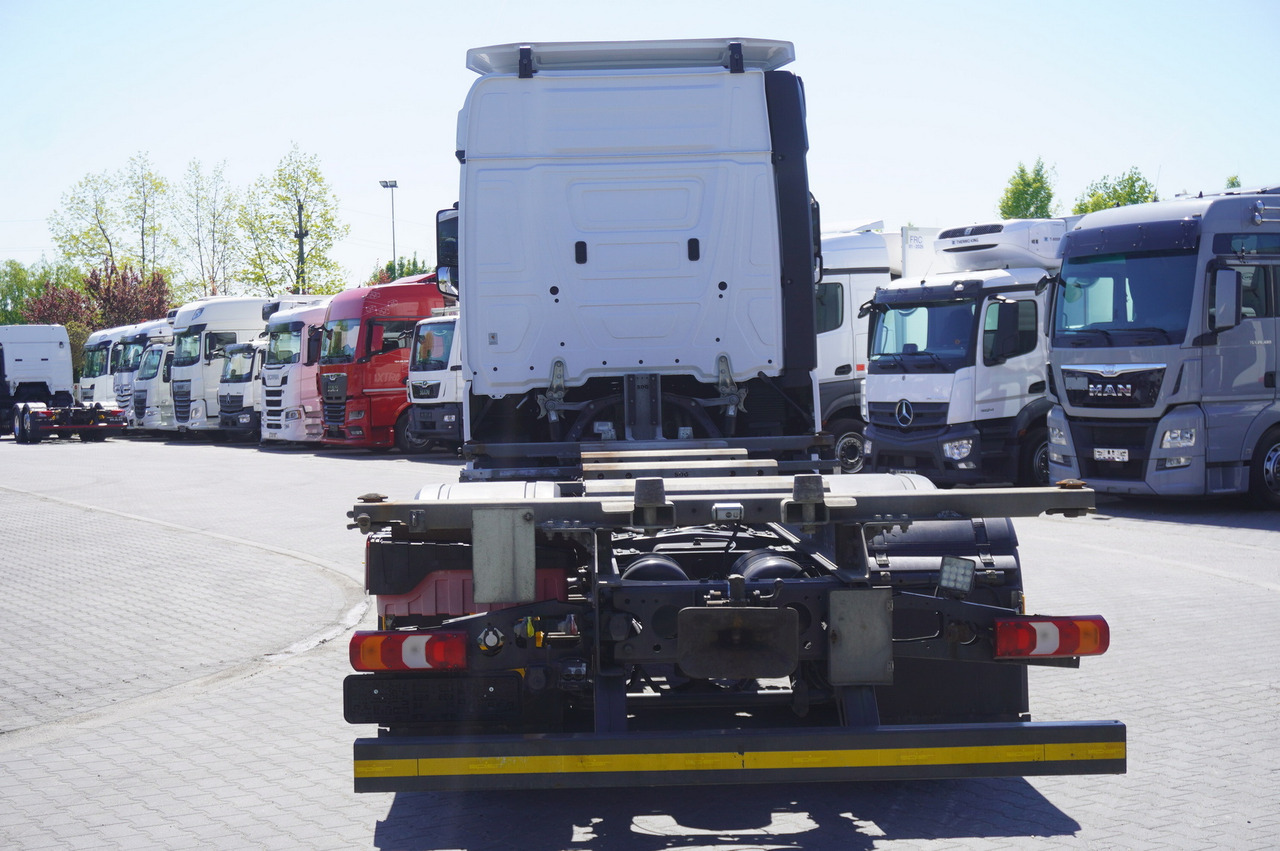 MERCEDES-BENZ Actros 2545 6×2 MP5 / Full ADR / BDF - Kamion za prevoz kontejnera/ Kamion sa promenjivim sandukom: slika 4 MERCEDES-BENZ Actros 2545 6×2 MP5 / Full ADR / BDF - Kamion za prevoz kontejnera/ Kamion sa promenjivim sandukom: slika 4