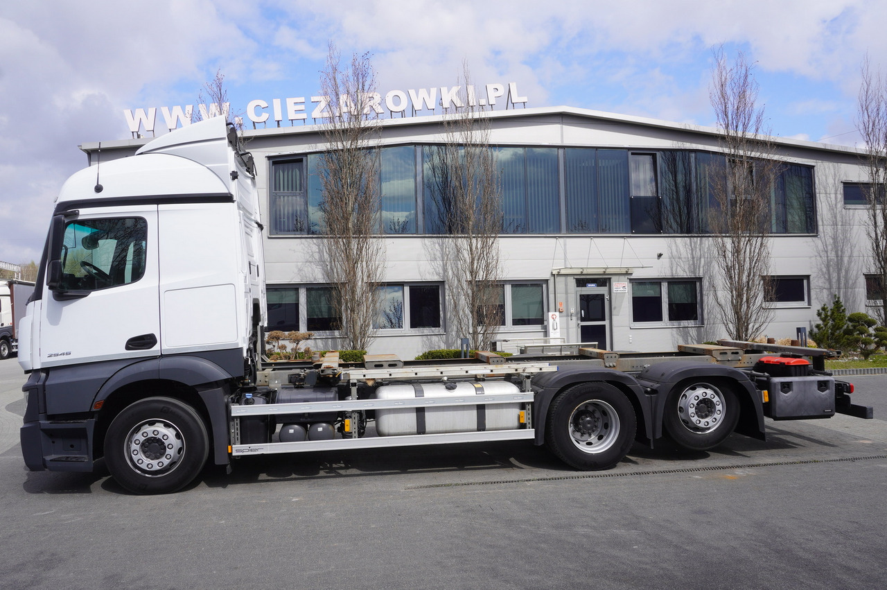 MERCEDES-BENZ Actros 2545 6x2 MP5 / Full ADR / BDF - Kamion za prevoz kontejnera/ Kamion sa promenjivim sandukom: slika 2 MERCEDES-BENZ Actros 2545 6x2 MP5 / Full ADR / BDF - Kamion za prevoz kontejnera/ Kamion sa promenjivim sandukom: slika 2