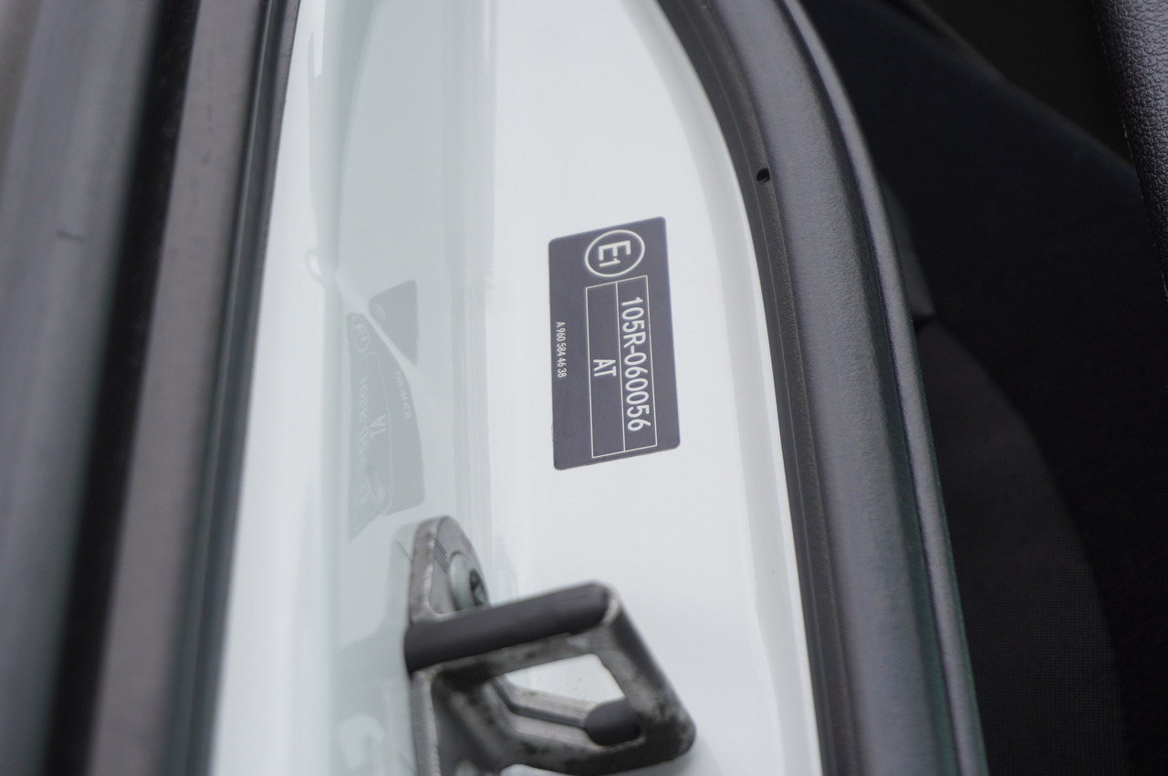 Hladnjača MERCEDES-BENZ Actros 2545 MP5 / Lecapitaine 18 EPAL refrigerator / Bitemperature / Carrier Supra 850 MT / ADR AT: slika 28 Hladnjača MERCEDES-BENZ Actros 2545 MP5 / Lecapitaine 18 EPAL refrigerator / Bitemperature / Carrier Supra 850 MT / ADR AT: slika 28