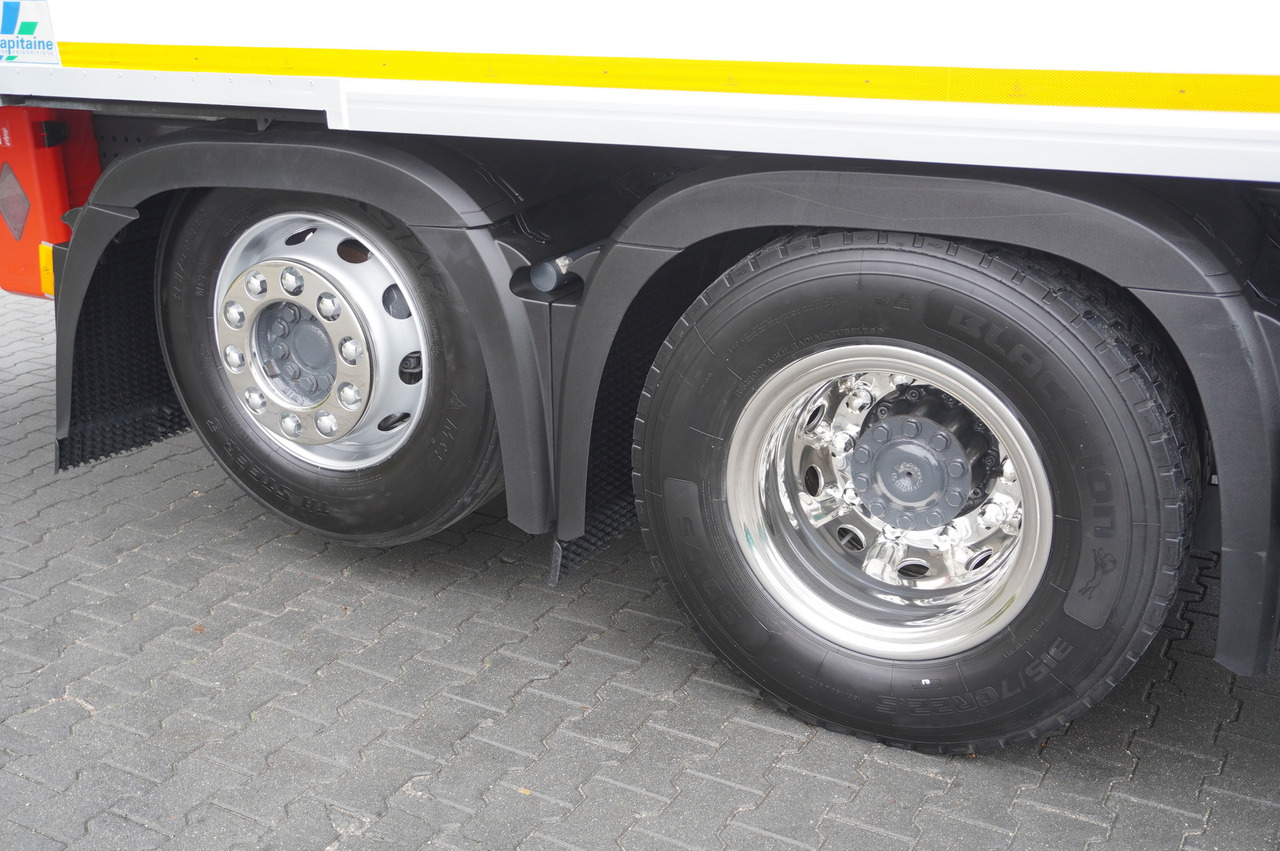 Hladnjača MERCEDES-BENZ Actros 2545 MP5 / Lecapitaine 18 EPAL refrigerator / Bitemperature / Carrier Supra 850 MT / ADR AT: slika 14 Hladnjača MERCEDES-BENZ Actros 2545 MP5 / Lecapitaine 18 EPAL refrigerator / Bitemperature / Carrier Supra 850 MT / ADR AT: slika 14