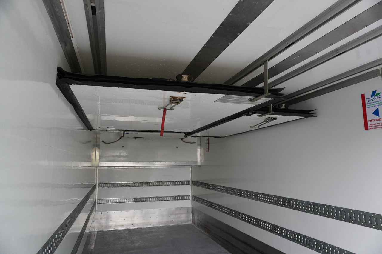 Hladnjača MERCEDES-BENZ Actros 2545 MP5 / Lecapitaine 18 EPAL refrigerator / Bitemperature / Carrier Supra 850 MT / ADR AT: slika 10 Hladnjača MERCEDES-BENZ Actros 2545 MP5 / Lecapitaine 18 EPAL refrigerator / Bitemperature / Carrier Supra 850 MT / ADR AT: slika 10