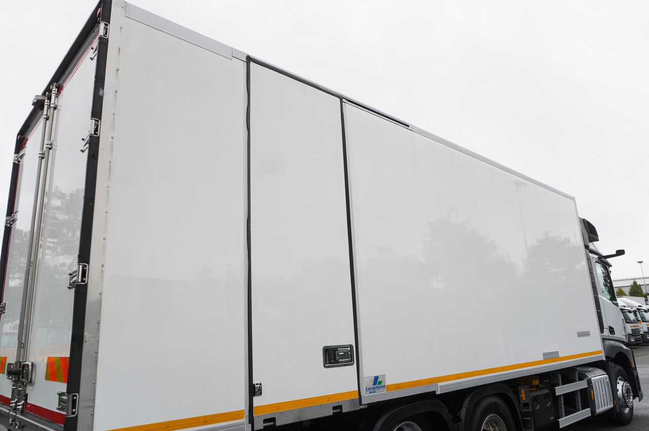 Hladnjača MERCEDES-BENZ Actros 2545 MP5 / Lecapitaine 18 EPAL refrigerator / Bitemperature / Carrier Supra 850 MT / ADR AT: slika 12 Hladnjača MERCEDES-BENZ Actros 2545 MP5 / Lecapitaine 18 EPAL refrigerator / Bitemperature / Carrier Supra 850 MT / ADR AT: slika 12