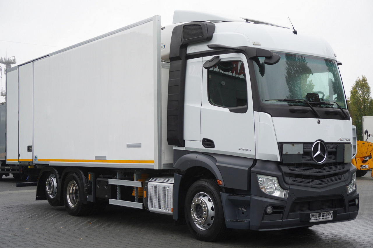 Hladnjača MERCEDES-BENZ Actros 2545 MP5 / Lecapitaine 18 EPAL refrigerator / Bitemperature / Carrier Supra 850 MT / ADR AT: slika 7 Hladnjača MERCEDES-BENZ Actros 2545 MP5 / Lecapitaine 18 EPAL refrigerator / Bitemperature / Carrier Supra 850 MT / ADR AT: slika 7