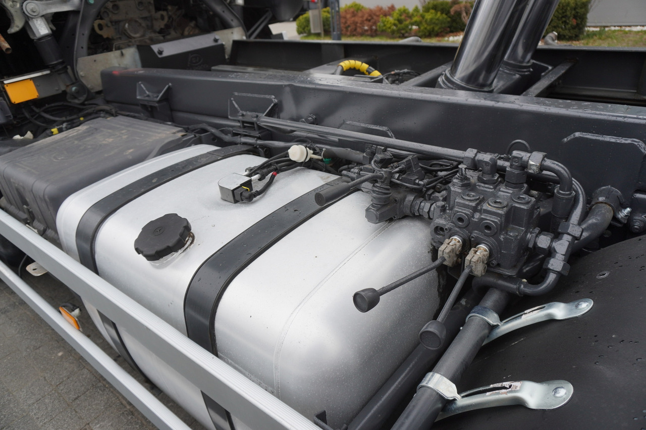 Istovarivač MERCEDES-BENZ Actros 3563 8x4 / Tipper for grain 20 t load capacity: slika 18