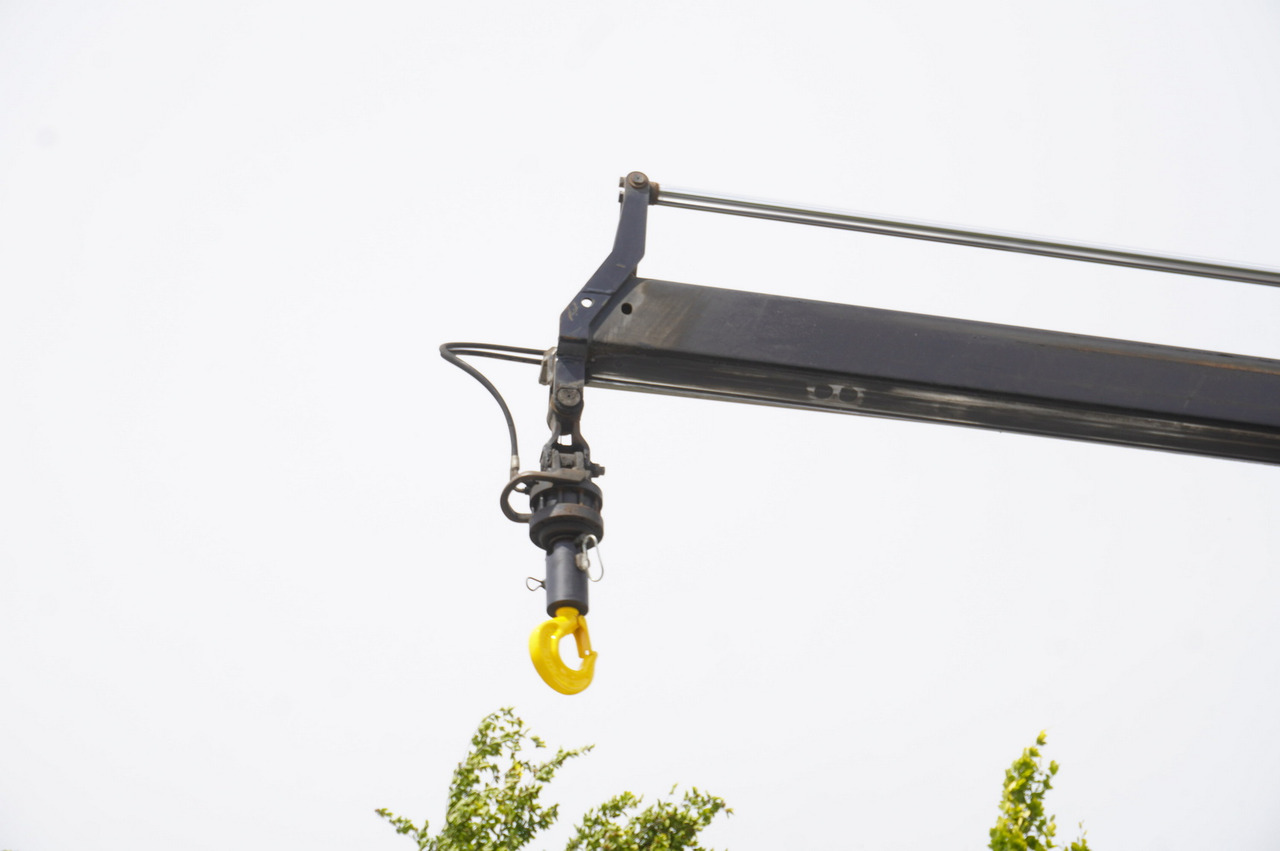 MERCEDES-BENZ Arocs 2633 flatbed truck / Crane FASSI F155A.0.23 / REMOTE CONTROL / 230,000 km MERCEDES-BENZ Arocs 2633 flatbed truck / Crane FASSI F155A.0.23 / REMOTE CONTROL / 230,000 km: slika 13