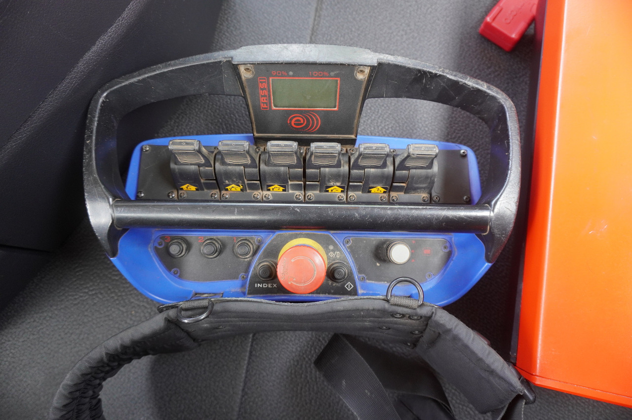 MERCEDES-BENZ Arocs 2633 flatbed truck / Crane FASSI F155A.0.23 / REMOTE CONTROL / 230,000 km MERCEDES-BENZ Arocs 2633 flatbed truck / Crane FASSI F155A.0.23 / REMOTE CONTROL / 230,000 km: slika 11