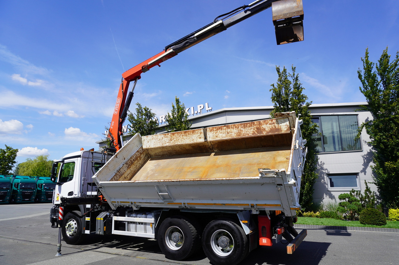 MERCEDES-BENZ Arocs 2636 / 6x4 / HDS Fassi / 3-Way Tipper / Bortmatic - Istovarivač, Kamion sa dizalicom: slika 3 MERCEDES-BENZ Arocs 2636 / 6x4 / HDS Fassi / 3-Way Tipper / Bortmatic - Istovarivač, Kamion sa dizalicom: slika 3