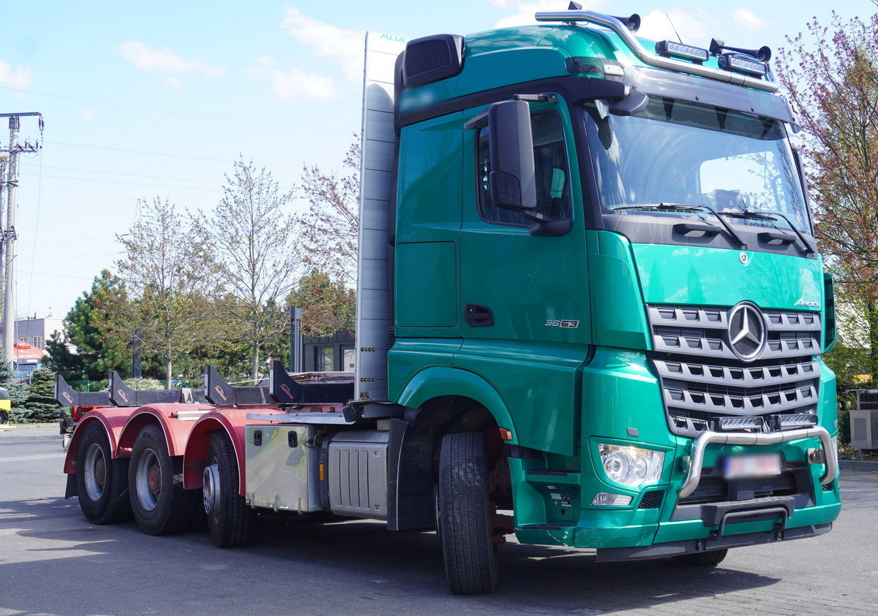 Mercedes-Benz Arocs 3563 8 × 4 / 630 HP / steered axle / Logging superstructure - Kamion sa dizalicom: slika 1 Mercedes-Benz Arocs 3563 8 × 4 / 630 HP / steered axle / Logging superstructure - Kamion sa dizalicom: slika 1