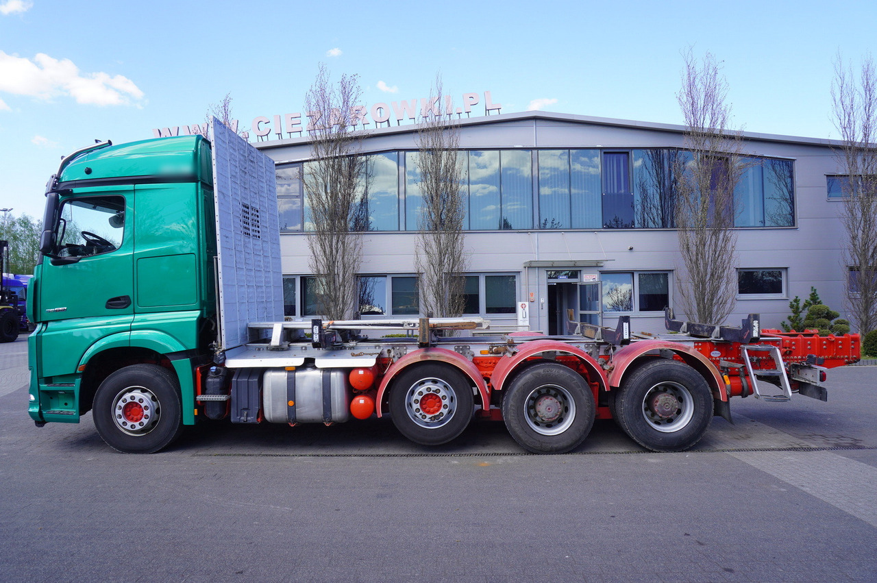 Mercedes-Benz Arocs 3563 8 × 4 / 630 HP / steered axle / Logging superstructure - Kamion sa dizalicom: slika 4 Mercedes-Benz Arocs 3563 8 × 4 / 630 HP / steered axle / Logging superstructure - Kamion sa dizalicom: slika 4