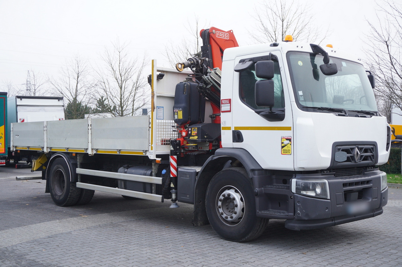 RENAULT C280 DTI 8 / FASSI crane 5.6 T / 560 MTH / range 8 m / Flatbed 15 EPAL - Kamion sa tovarnim sandukom, Kamion sa dizalicom: slika 2 RENAULT C280 DTI 8 / FASSI crane 5.6 T / 560 MTH / range 8 m / Flatbed 15 EPAL - Kamion sa tovarnim sandukom, Kamion sa dizalicom: slika 2