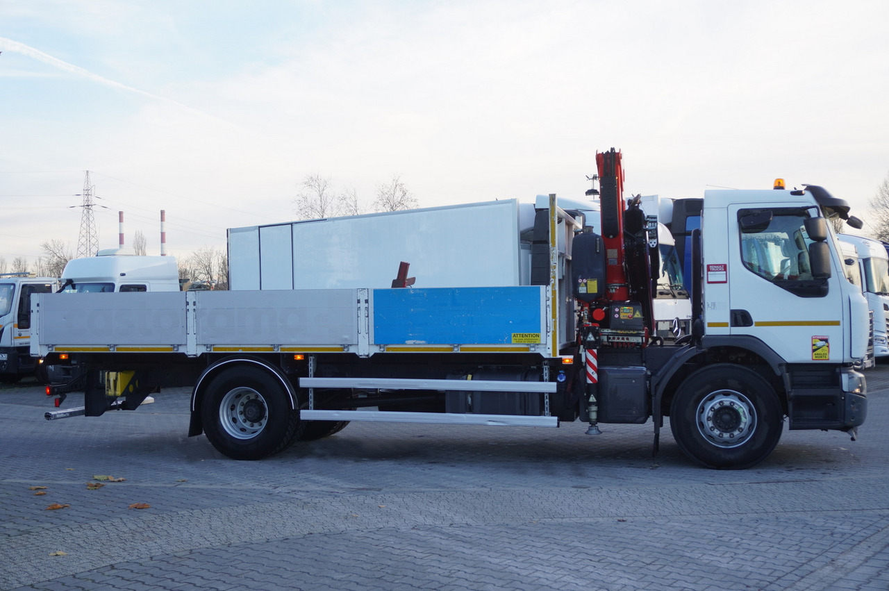 RENAULT C280 DTI 8 / FASSI crane 5.6 T / range 8 m / Flatbed 15 EPAL - Kamion sa tovarnim sandukom, Kamion sa dizalicom: slika 4 RENAULT C280 DTI 8 / FASSI crane 5.6 T / range 8 m / Flatbed 15 EPAL - Kamion sa tovarnim sandukom, Kamion sa dizalicom: slika 4