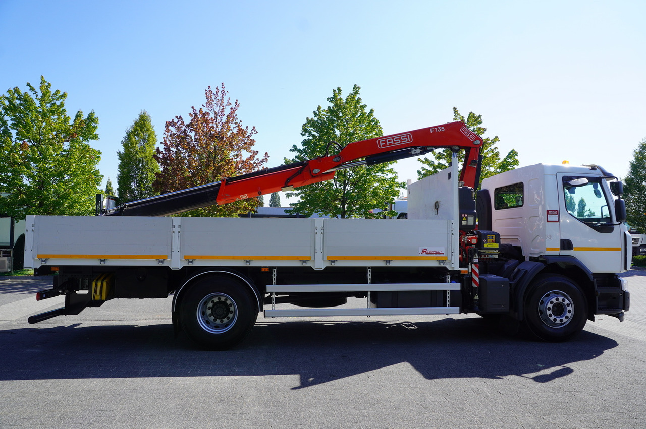 RENAULT C280 DTI 8 / FASSI crane 5.6 T / range 8 m / Flatbed 15 EPAL - Kamion sa dizalicom: slika 2 RENAULT C280 DTI 8 / FASSI crane 5.6 T / range 8 m / Flatbed 15 EPAL - Kamion sa dizalicom: slika 2
