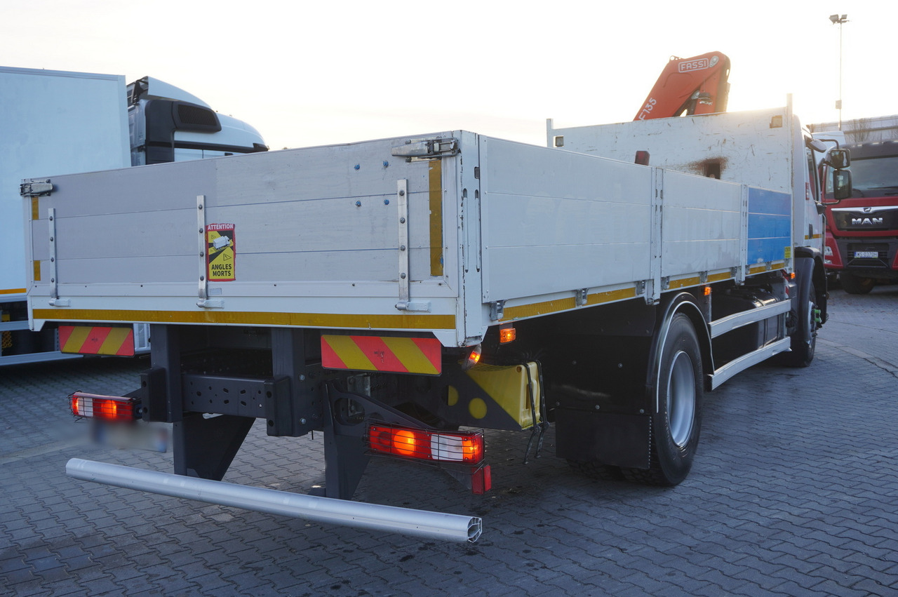 RENAULT C280 DTI 8 / FASSI crane 5.6 T / range 8 m / Flatbed 15 EPAL - Kamion sa dizalicom: slika 3 RENAULT C280 DTI 8 / FASSI crane 5.6 T / range 8 m / Flatbed 15 EPAL - Kamion sa dizalicom: slika 3