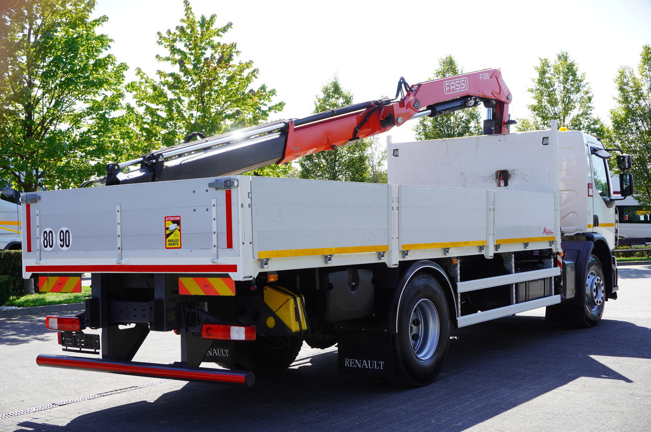 RENAULT C280 DTI 8 / FASSI crane 5.6 T / range 8 m / Flatbed 15 EPAL - Kamion sa dizalicom: slika 4 RENAULT C280 DTI 8 / FASSI crane 5.6 T / range 8 m / Flatbed 15 EPAL - Kamion sa dizalicom: slika 4