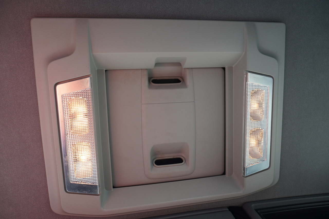 Kamion sa tovarnim sandukom, Kamion sa dizalicom RENAULT C380 / 6x4 / HDS Palfinger PK 18002-EH 6000 kg: slika 24