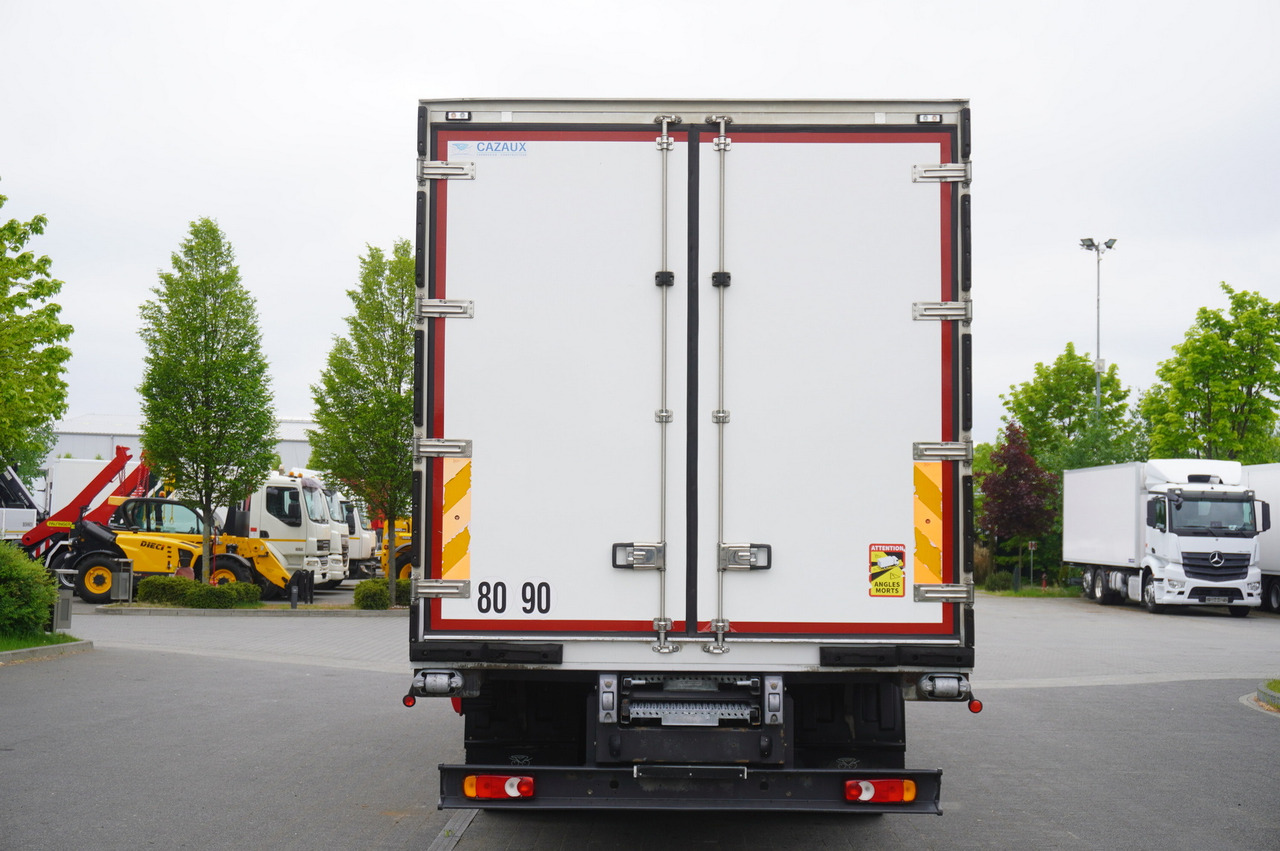 RENAULT D13 / 140 tho km !!! / Meat hook refrigerator / Thermoking T800R / 2 units - Hladnjača: slika 4 RENAULT D13 / 140 tho km !!! / Meat hook refrigerator / Thermoking T800R / 2 units - Hladnjača: slika 4