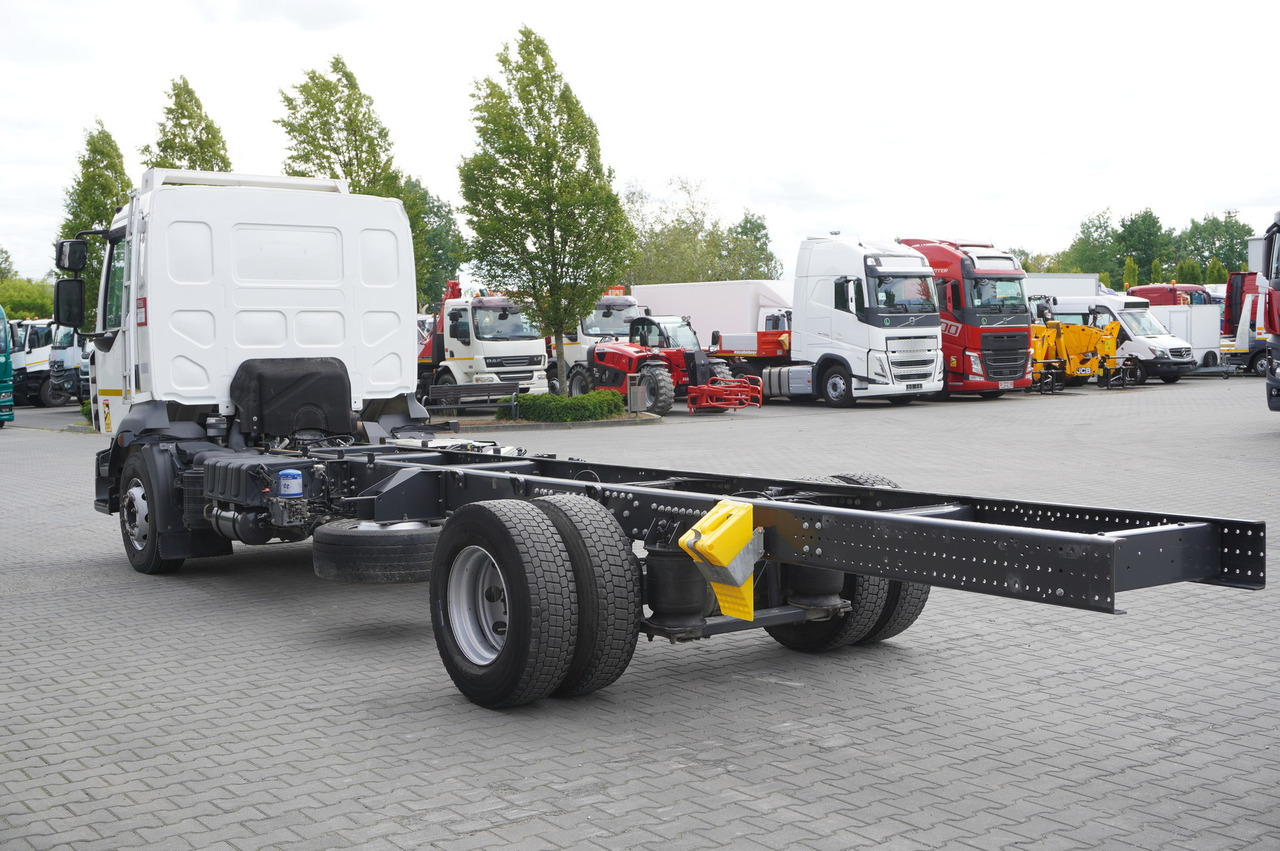 RENAULT D16 / Chassis 7.1 m / Differential lock - Kamion za prevoz kontejnera/ Kamion sa promenjivim sandukom: slika 5 RENAULT D16 / Chassis 7.1 m / Differential lock - Kamion za prevoz kontejnera/ Kamion sa promenjivim sandukom: slika 5