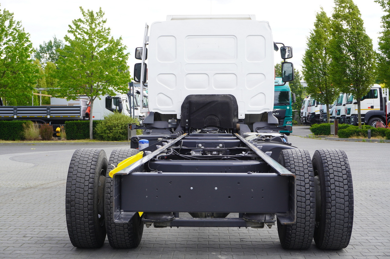 RENAULT D16 / Chassis 7.1 m / Differential lock - Kamion za prevoz kontejnera/ Kamion sa promenjivim sandukom: slika 4 RENAULT D16 / Chassis 7.1 m / Differential lock - Kamion za prevoz kontejnera/ Kamion sa promenjivim sandukom: slika 4