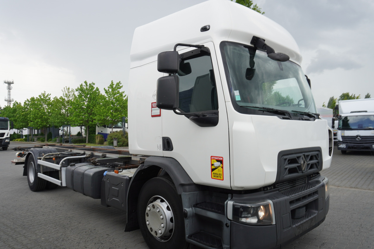 RENAULT D19 Wide Glob / BDF / load capacity 11t / 280 thousand km / tail lift - Kamion sa golom šasijom i zatvorenom kabinom: slika 1 RENAULT D19 Wide Glob / BDF / load capacity 11t / 280 thousand km / tail lift - Kamion sa golom šasijom i zatvorenom kabinom: slika 1