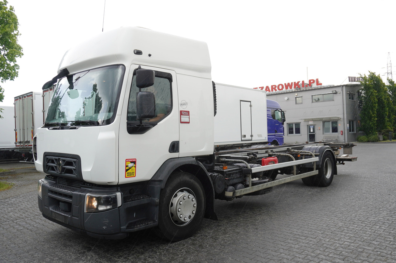 RENAULT D19 Wide Glob / BDF / load capacity 11t / 280 thousand km / tail lift - Kamion sa golom šasijom i zatvorenom kabinom: slika 2 RENAULT D19 Wide Glob / BDF / load capacity 11t / 280 thousand km / tail lift - Kamion sa golom šasijom i zatvorenom kabinom: slika 2
