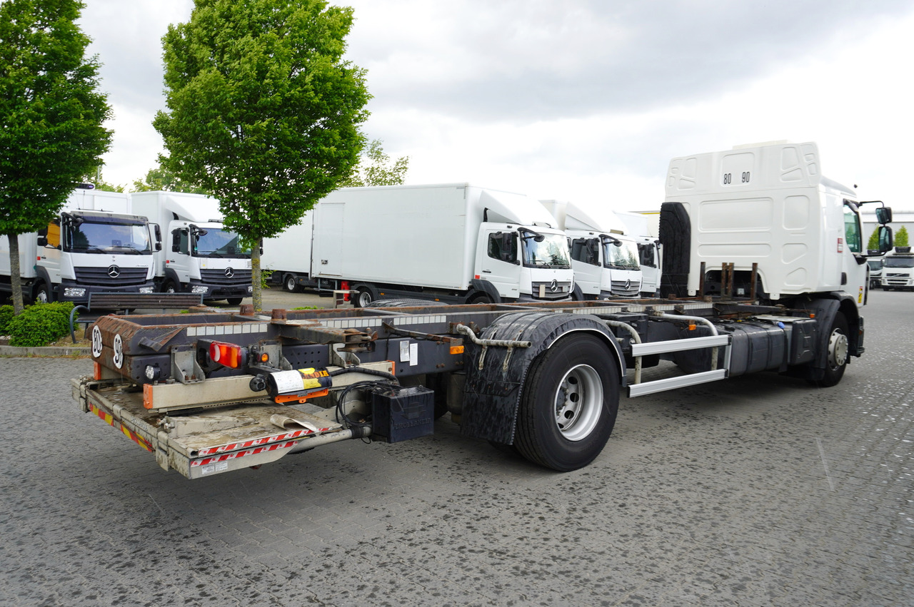 RENAULT D19 Wide Glob / BDF / load capacity 11t / 280 thousand km / tail lift - Kamion sa golom šasijom i zatvorenom kabinom: slika 5 RENAULT D19 Wide Glob / BDF / load capacity 11t / 280 thousand km / tail lift - Kamion sa golom šasijom i zatvorenom kabinom: slika 5