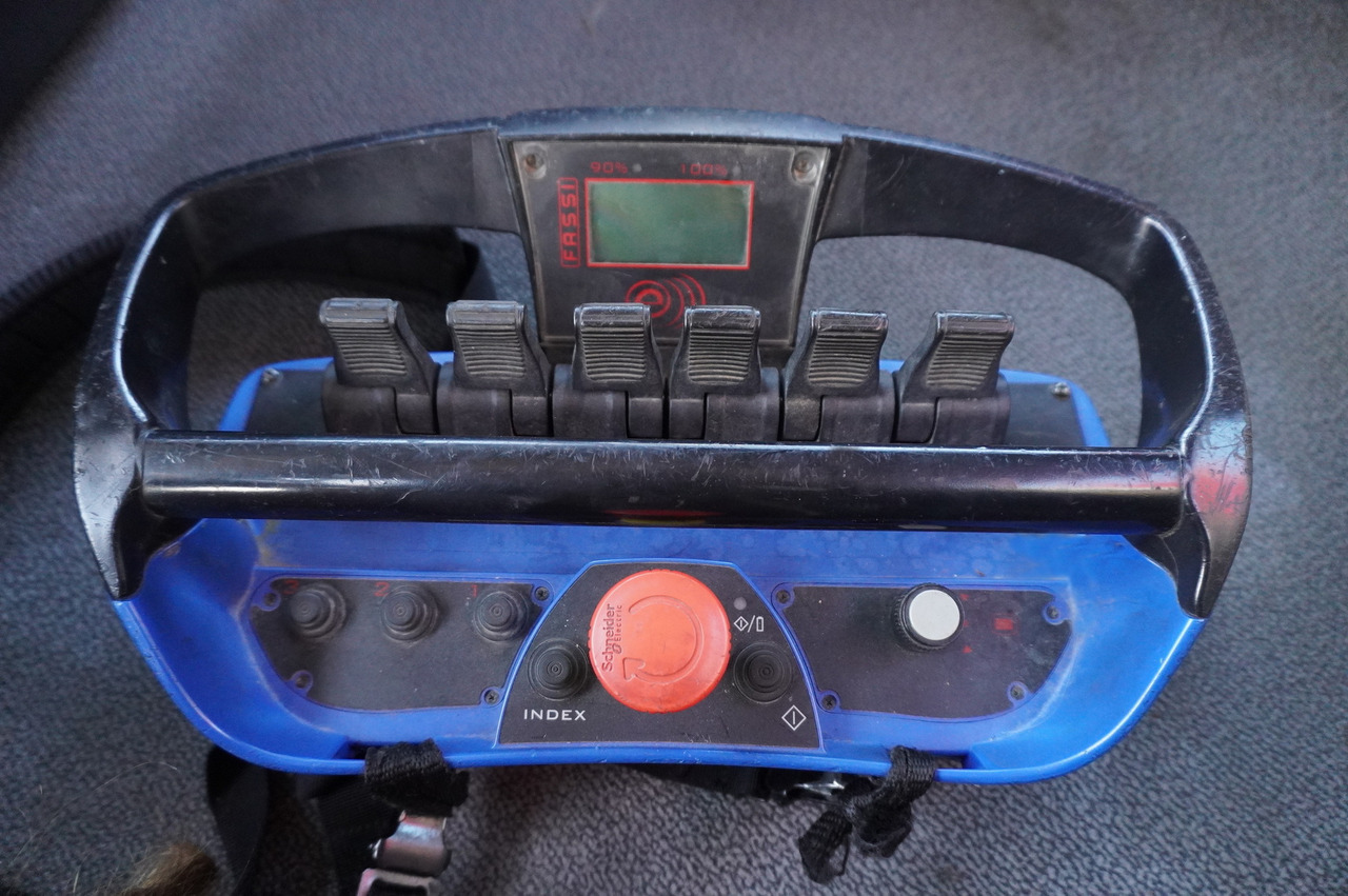 Kamion sa dizalicom RENAULT RENAULT C280 DTI 8 / FASSI crane 5.6 T / 560 MTH / range 8 m / Flatbed 15 EPAL: slika 24 Kamion sa dizalicom RENAULT RENAULT C280 DTI 8 / FASSI crane 5.6 T / 560 MTH / range 8 m / Flatbed 15 EPAL: slika 24