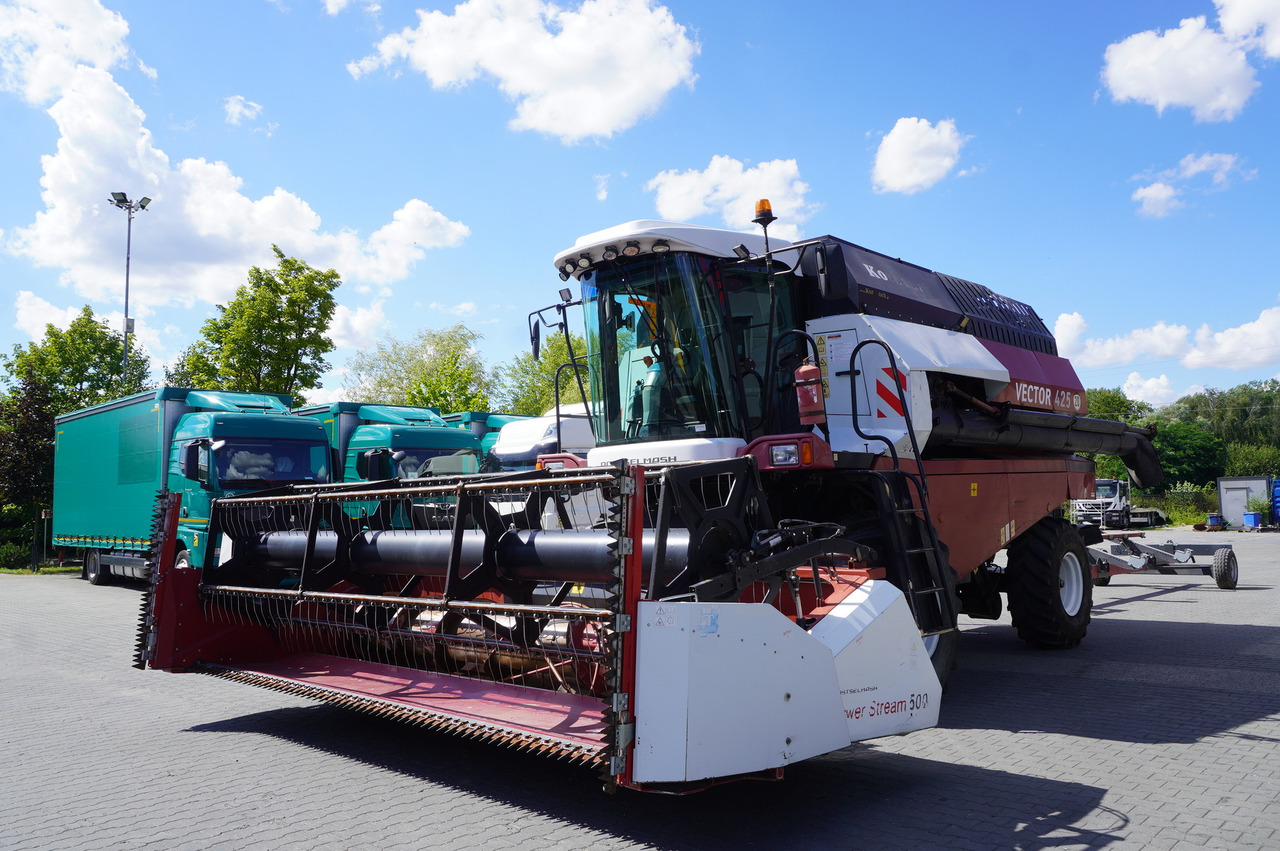 ROSTSELMASH VECTOR 425 RSM-101 grain harvester + Header 5 m + rapeseed harvesting extension / 2300 MTH - Kombinovani kombajn: slika 5 ROSTSELMASH VECTOR 425 RSM-101 grain harvester + Header 5 m + rapeseed harvesting extension / 2300 MTH - Kombinovani kombajn: slika 5