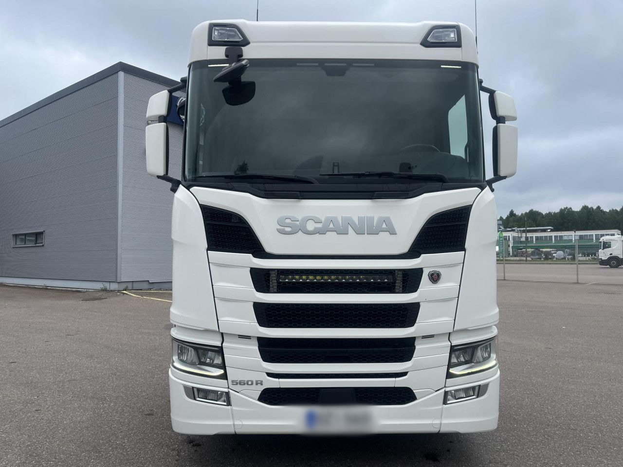 SCANIA R560 B8x4*4 / Chassis / sleeper cab / Power take-off - Kamion sa dizalicom: slika 4 SCANIA R560 B8x4*4 / Chassis / sleeper cab / Power take-off - Kamion sa dizalicom: slika 4