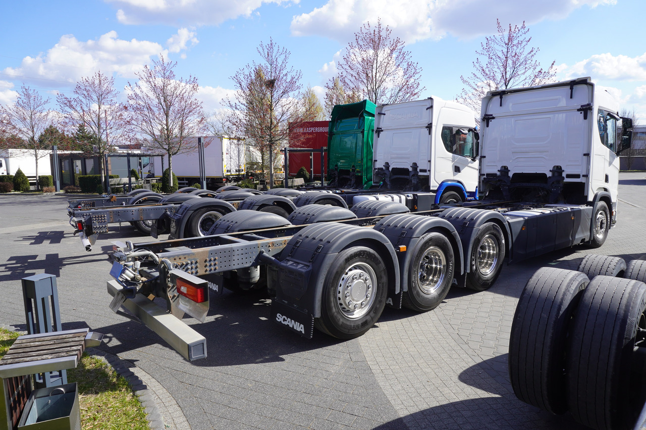 SCANIA R650 V8 / 650 HP/ frame 8.8 m / steered 4th axis / 20 units - Kamion sa golom šasijom i zatvorenom kabinom: slika 5 SCANIA R650 V8 / 650 HP/ frame 8.8 m / steered 4th axis / 20 units - Kamion sa golom šasijom i zatvorenom kabinom: slika 5